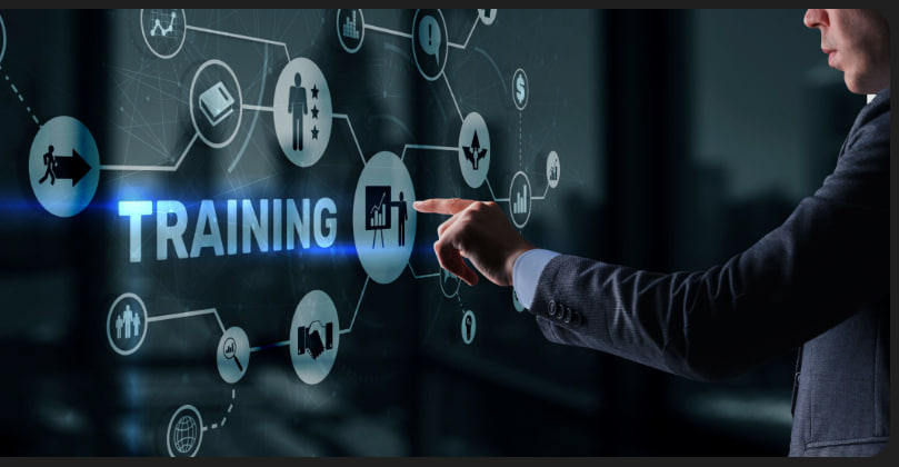 تحليل بيانات المُتدربين لتصميم مسارات تعليمية فريدة