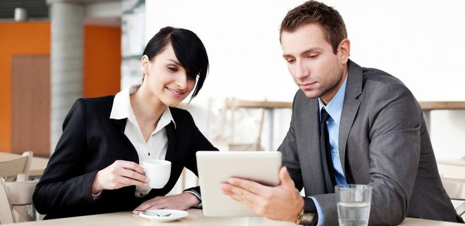 سمات الكوتش الناجح بناء العلاقات الودية مع العملاء