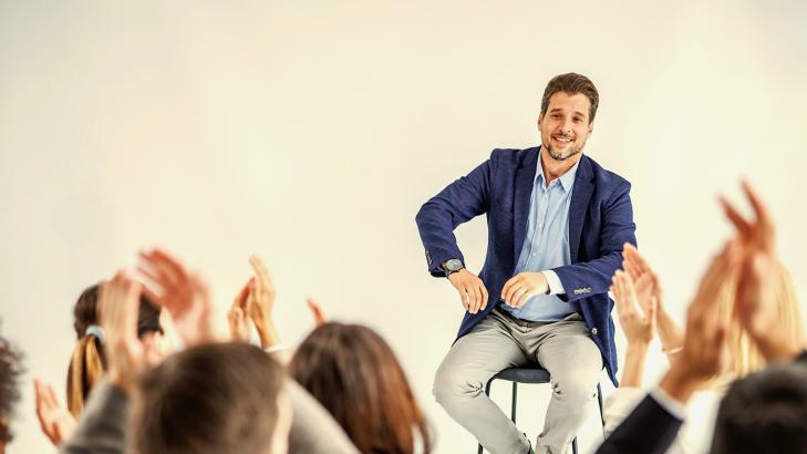 15 مهارة تحتاج إلى معرفتها لتتحدث جيداً أمام الناس