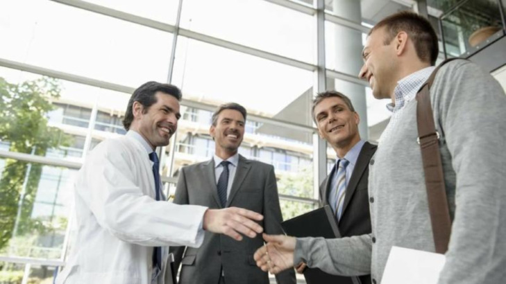 الكوتشينغ وعلم النفس الإيجابي: كيف تساعد عملاءك على الازدهار النفسي؟