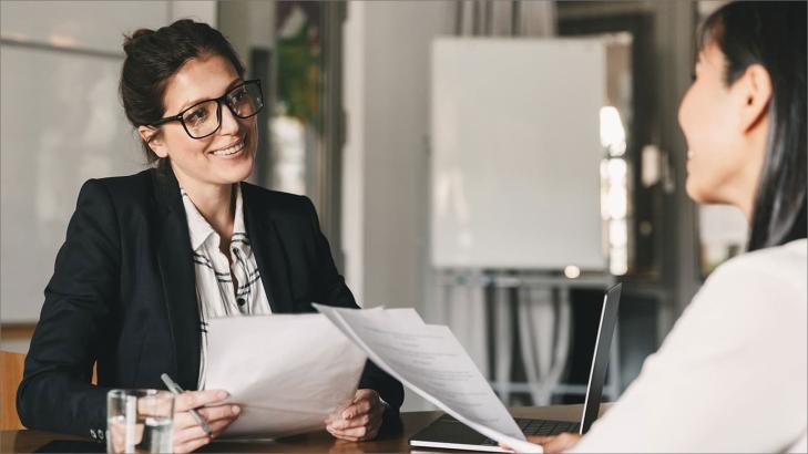 تأثير تحويل خدمات الكوتشينغ إلى منتجات في تعزيز رضا العملاء وزيادة العائدات