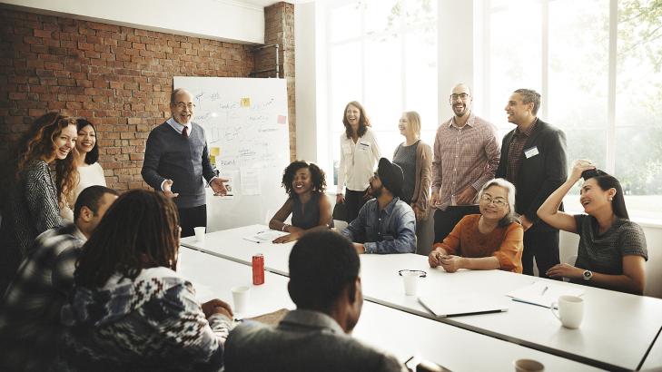 هل  يحتاج الموظفون لديك للكوتشينغ أم للمينتورينغ؟